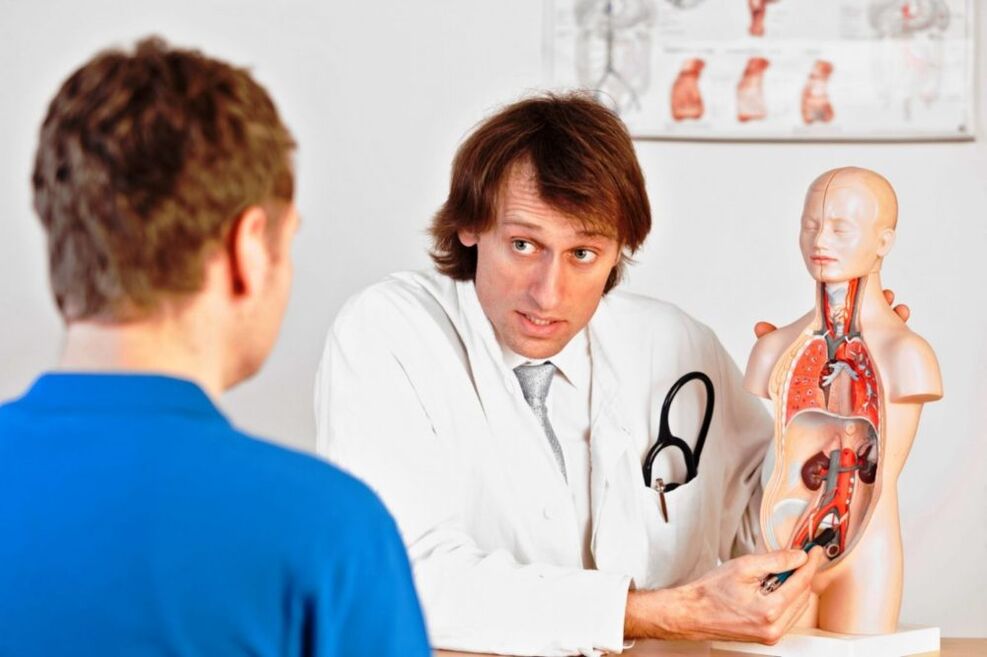Le médecin informe le patient sur les raisons qui inhibent la puissance.